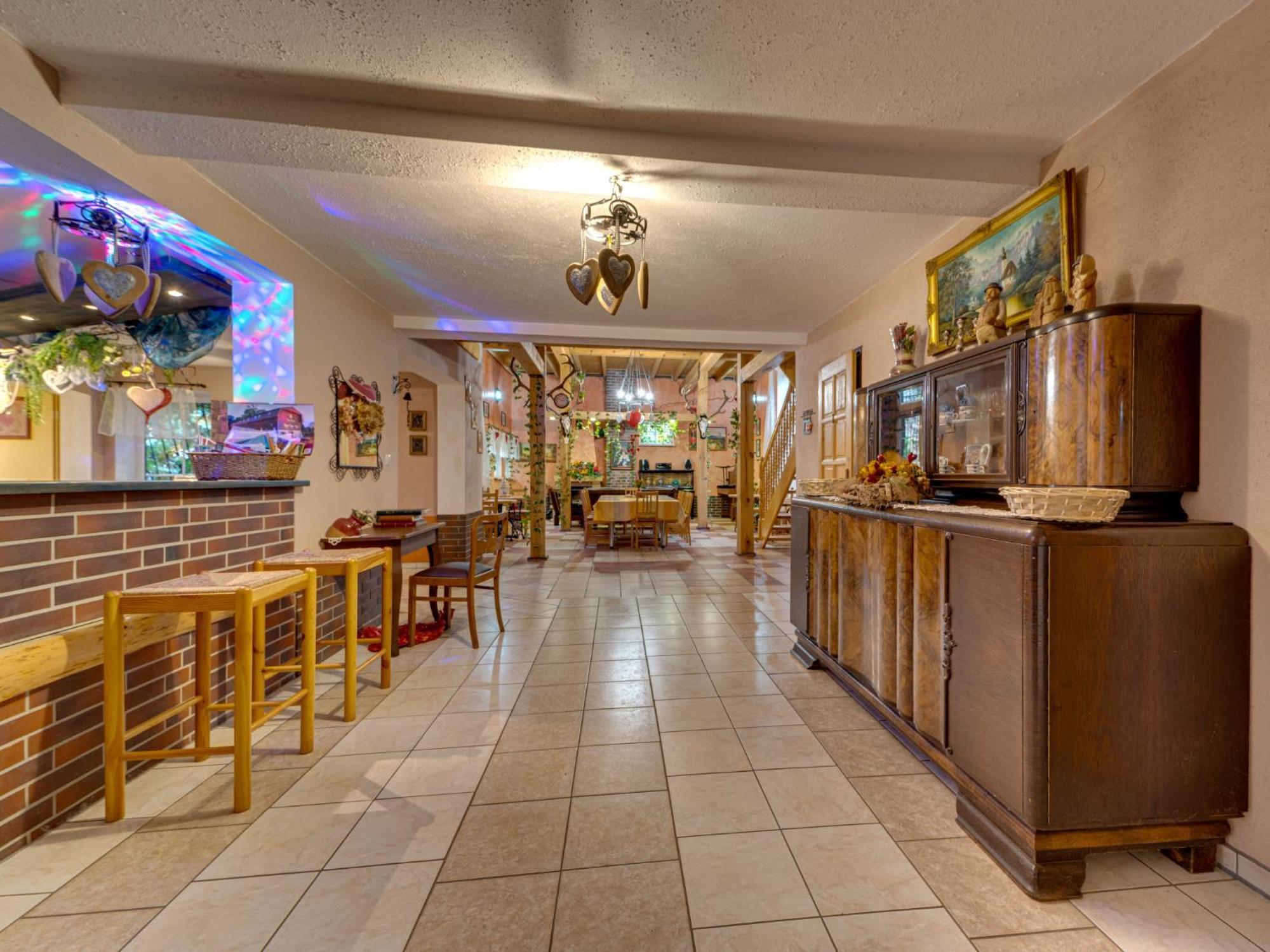 Holiday Home Gościniec Pod Dwoma Sercami Tuplice Zewnętrze zdjęcie
